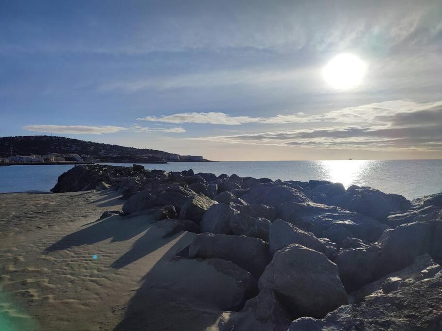Sete : Charmant T3 Entre L'Etang Et Les Plages Exterior photo